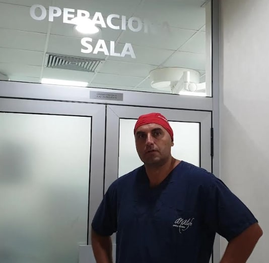 Naš ortoped dr Miodrag Glišić u #Analife bolnici izvodi artroskopske operacije kolena, lakta, skocnog zgloba,ramena, uklanjanje Haglundovog deformiteta i rekonstrukciju ahilove tetive.